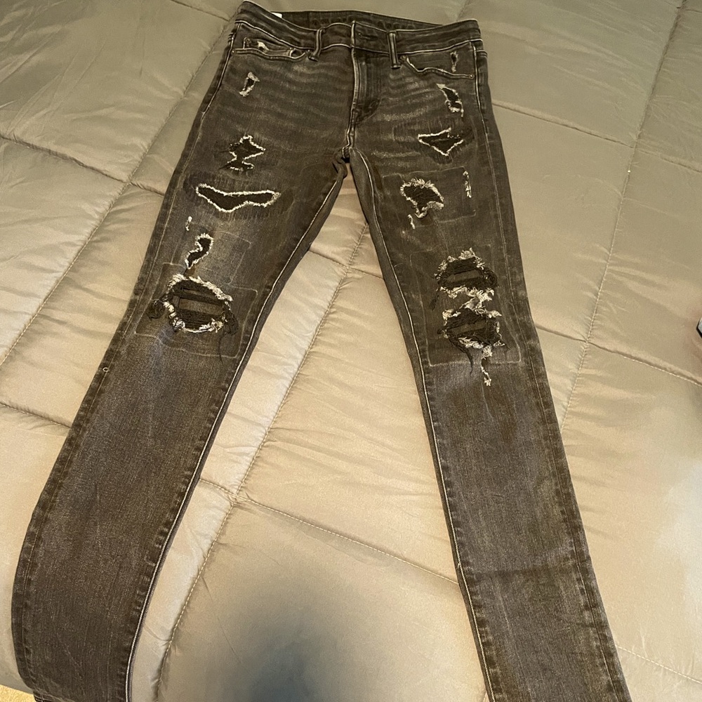 American Eagle- Stacked Skinny “Young Money”